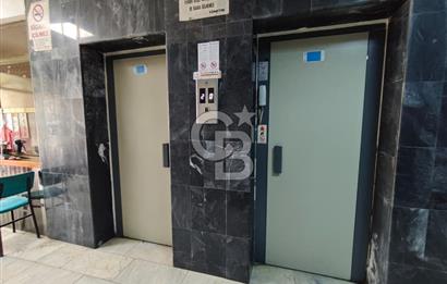 KONAK TİCARET BÖLGESİNİN KÖKLÜ İŞ MERKEZİ ASİL HAN’DA SATILIK OFİS
