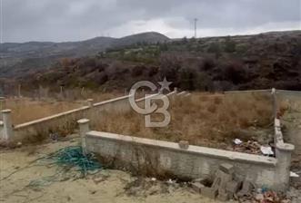 KEÇİÖREN LEZGİ DE DUVARLA ÇEVRİLİ 412 m2 TARLA
