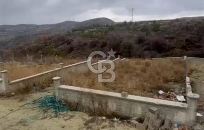 KEÇİÖREN LEZGİ DE DUVARLA ÇEVRİLİ 412 m2 TARLA