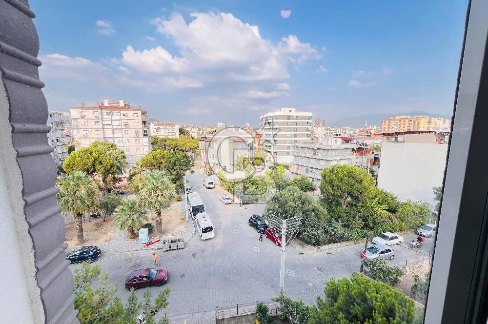 Bayraklı Tepekule Mahallesi Park Cepheli Ferah Satılık 3+1 Daire 