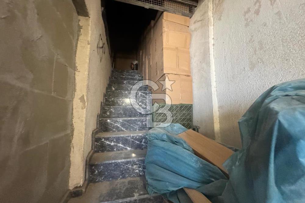 Karabağlar Mobilya Sanayii Bölgesi Ruhsatlı Satılık Komple Bina