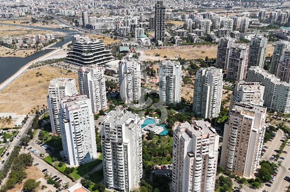 Karşıyaka Mavişehir Albatros Sitesinde Satılık 3+1 154 M² Daire