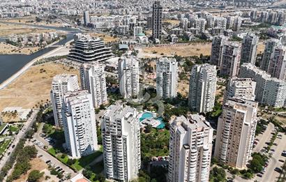 Karşıyaka Mavişehir Albatros Sitesinde Satılık 3+1 154 M² Daire