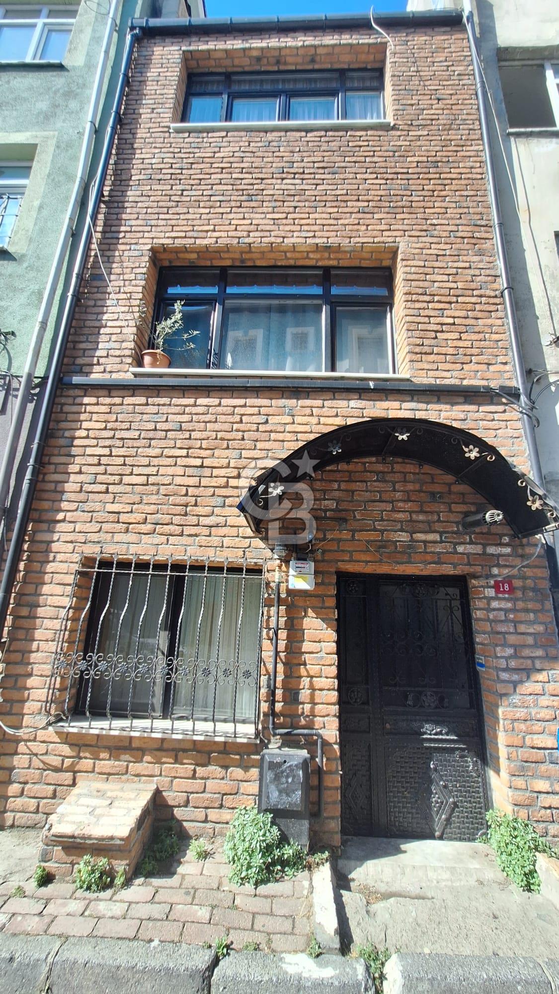 BALATTA SATILIK 3 KATLI BAKIMLI MÜSTAKİL BİNA