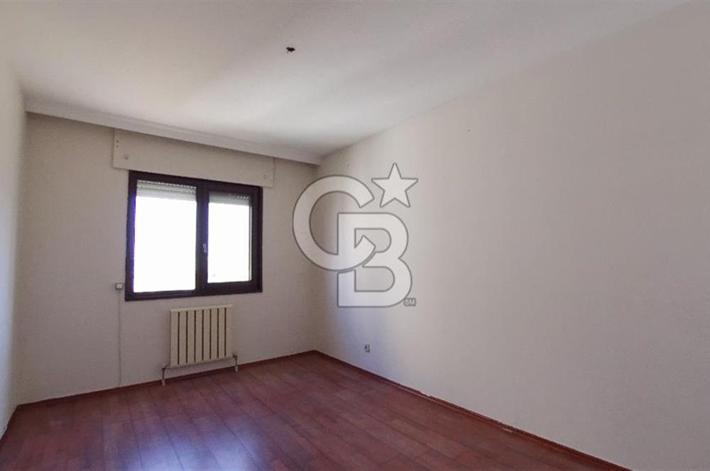 Karşıyaka Mavişehir Albatros Sitesinde Satılık 3+1 154 M² Daire