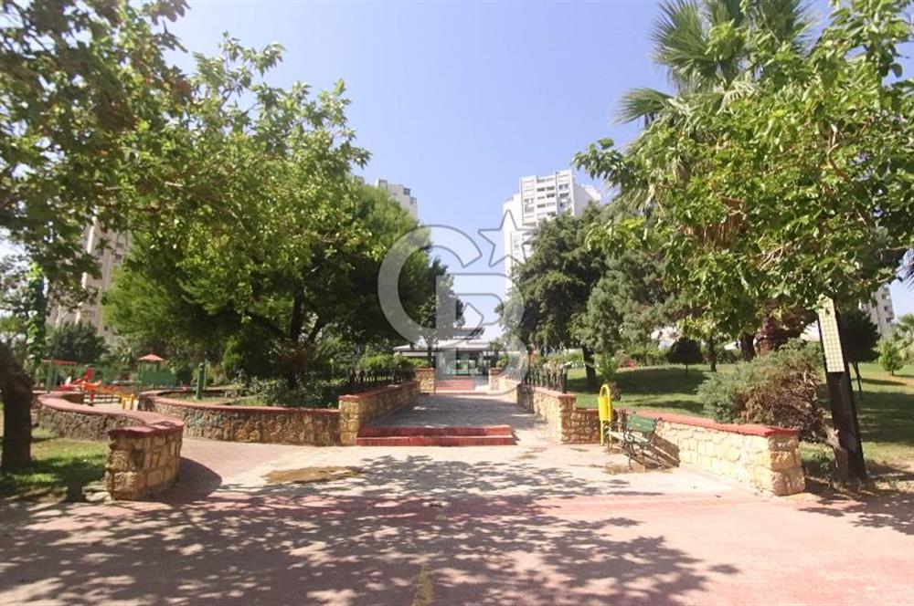 Karşıyaka Mavişehir Albatros Sitesinde Satılık 3+1 154 M² Daire