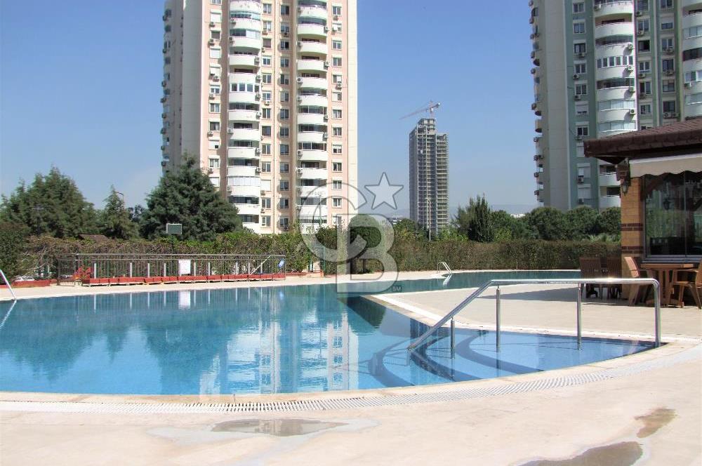 Karşıyaka Mavişehir Albatros Sitesinde Satılık 3+1 154 M² Daire