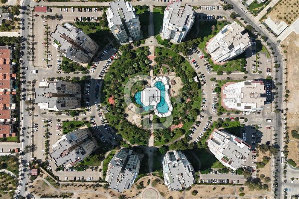 Karşıyaka Mavişehir Albatros Sitesinde Satılık 3+1 154 M² Daire
