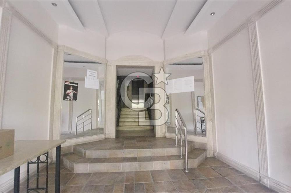 Karşıyaka Mavişehir Albatros Sitesinde Satılık 3+1 154 M² Daire