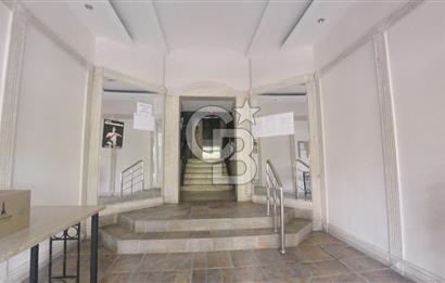 Karşıyaka Mavişehir Albatros Sitesinde Satılık 3+1 154 M² Daire