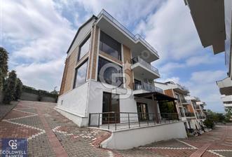 BAŞİSKELE ŞEHİTEKREM MAH.DE SATILIK 5+2 TRİPLEX VİLLA