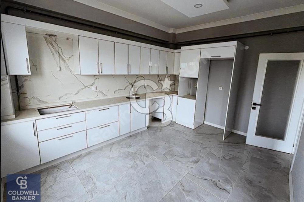BAŞİSKELE SERDAR MAH.DE 3+1 SATILIK ÇATI DUBLEX DAİRE