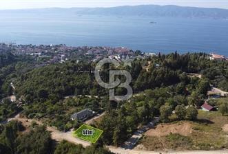 ULAŞLI'DA DENİZ MANZARALI İMARLI ARSA