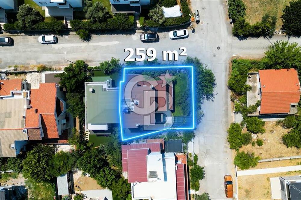 Urla Atatürk Mah. Satılık 4+1 Dubleks Villa