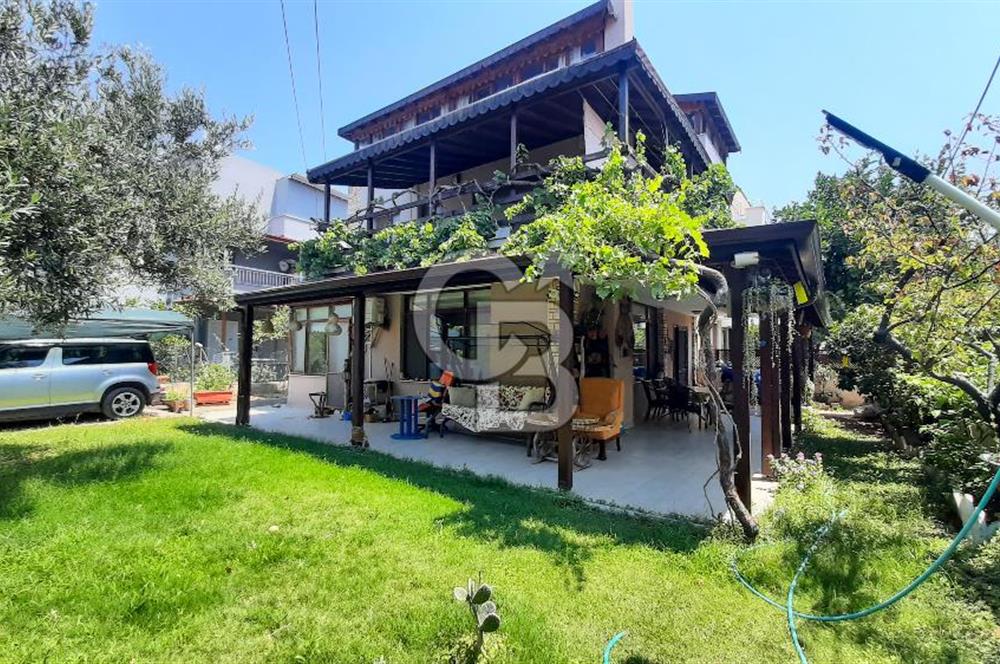 Urla Atatürk Mah. Satılık 4+1 Dubleks Villa