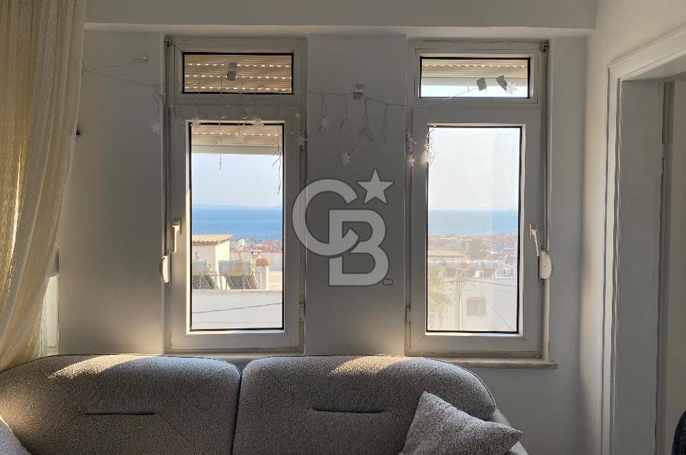 Altınoluk’ta Deniz Manzaralı Yenilemiş Satılık 2+1 Daire