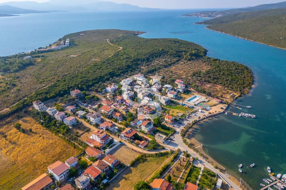 URLA ÖZBEK SATILIK 1300 m² ARSA İÇİNDE İKİ MÜSTAKİL EV