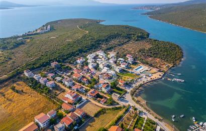 URLA ÖZBEK SATILIK 1300 m² ARSA İÇİNDE İKİ MÜSTAKİL EV