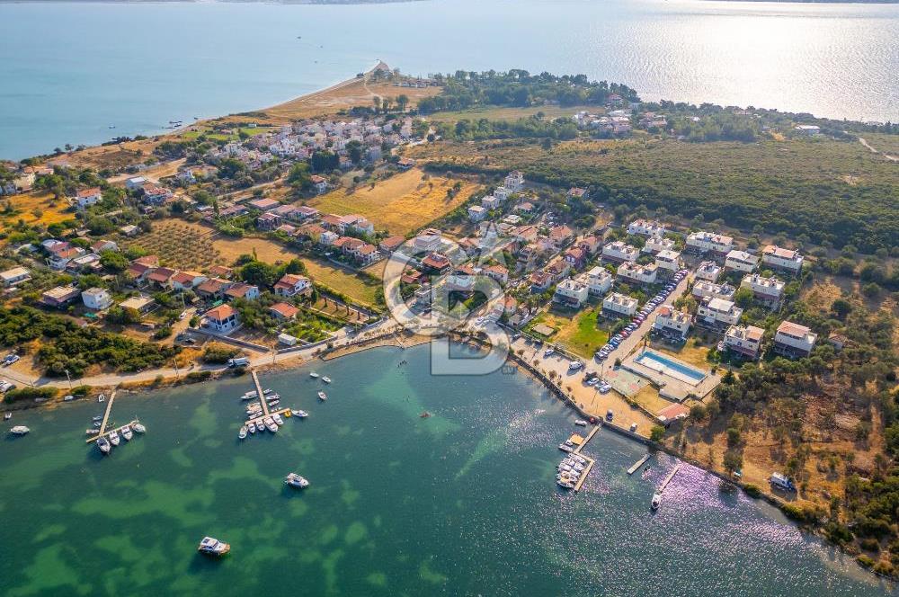 URLA ÖZBEK SATILIK 1300 m² ARSA İÇİNDE İKİ MÜSTAKİL EV