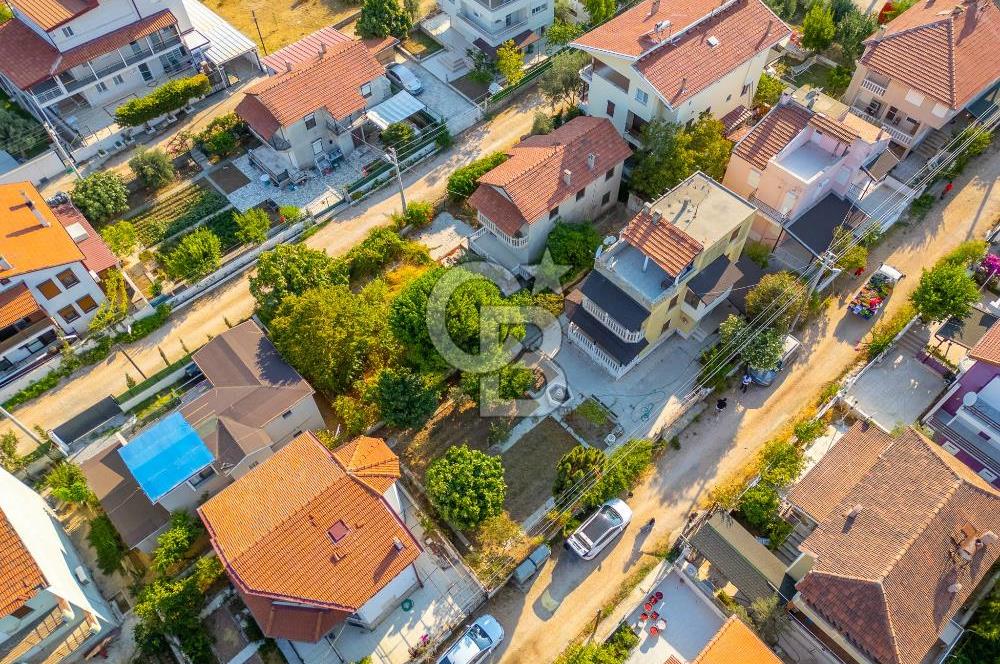 URLA ÖZBEK SATILIK 1300 m² ARSA İÇİNDE İKİ MÜSTAKİL EV