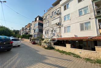 Altınoluk’ta Deniz Manzaralı Yenilemiş Satılık 2+1 Daire