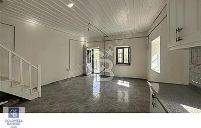 Cb FARK'tan Cunda Merkezde Bahçeli Taş Villa