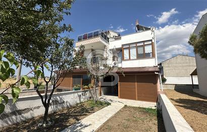 Altınova'da Sahile Sıfır Konumda 3+1 Villa