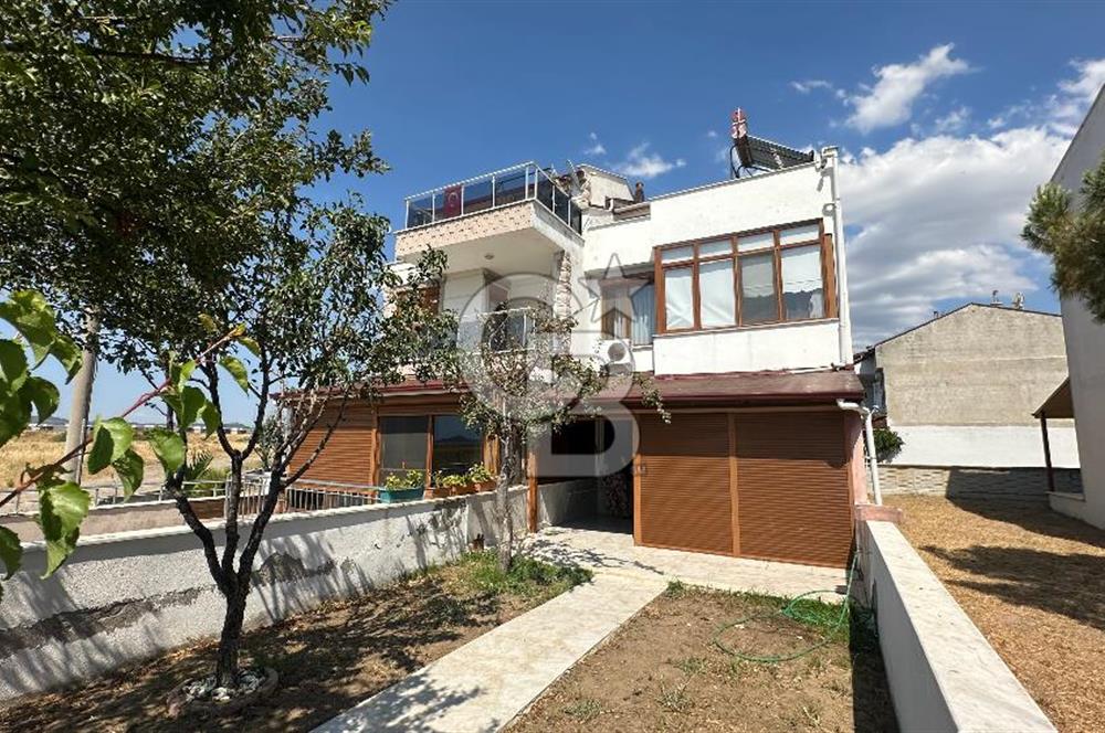 Altınova'da Sahile Sıfır Konumda 3+1 Villa