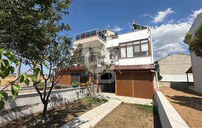Altınova'da Sahile Sıfır Konumda 3+1 Villa