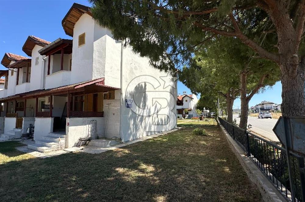 CB FARK'tan Acil Satılık Denize 100 Metre Site İçi Havuzlu Villa