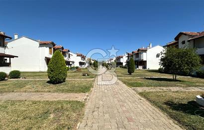 CB FARK'tan Acil Satılık Denize 100 Metre Site İçi Havuzlu Villa