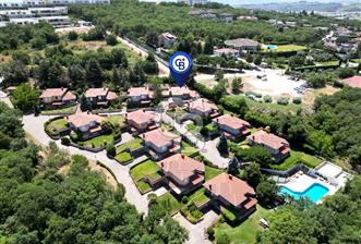 BURSA MUDANYA BADEMLİ, YAMAÇLAR SİTESİNDE SATILIK VİLLA