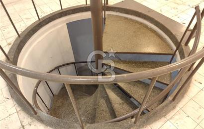 Karabağlar Selgeçen Modeka İş Merkezinde Kiralık Dükkan