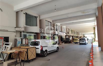 Karabağlar Selgeçen Modeka İş Merkezinde Kiralık Dükkan
