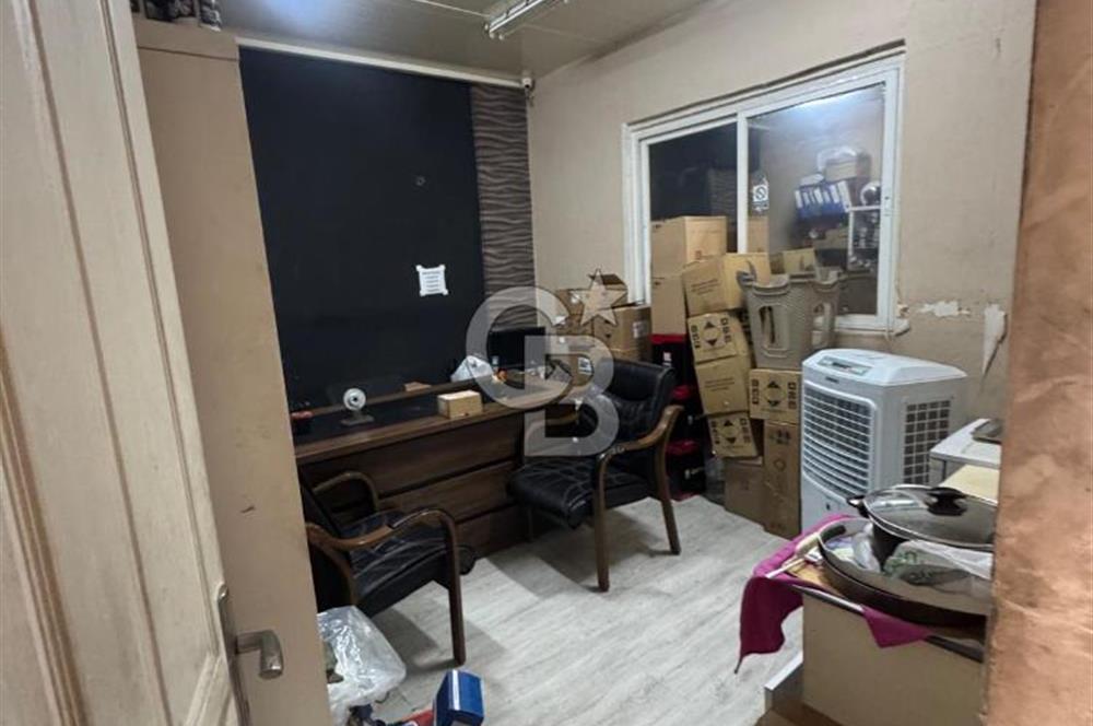 Karabağlar Sanayi de İşlek cadde üzeri Ruhsatlı Satılık Dükkan