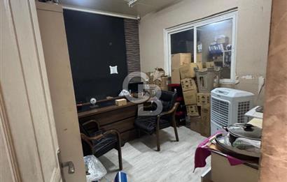 Karabağlar Sanayi de İşlek cadde üzeri Ruhsatlı Satılık Dükkan