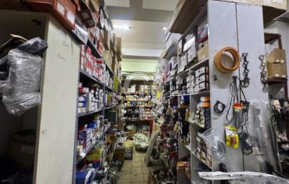 Karabağlar Sanayi de İşlek cadde üzeri Ruhsatlı Satılık Dükkan