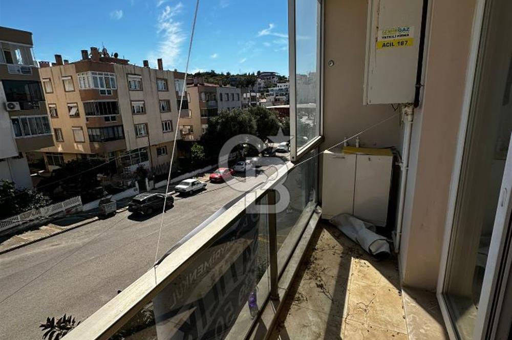 İzmir Urla'da Denize Yürüme Mesafesinde 3+1 Geniş Daire Satılık
