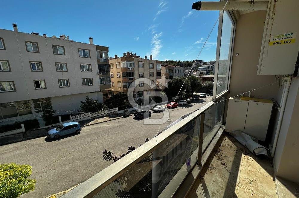 İzmir Urla'da Denize Yürüme Mesafesinde 3+1 Geniş Daire Satılık