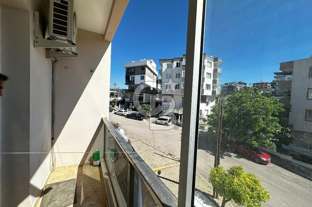 İzmir Urla'da Denize Yürüme Mesafesinde 3+1 Geniş Daire Satılık