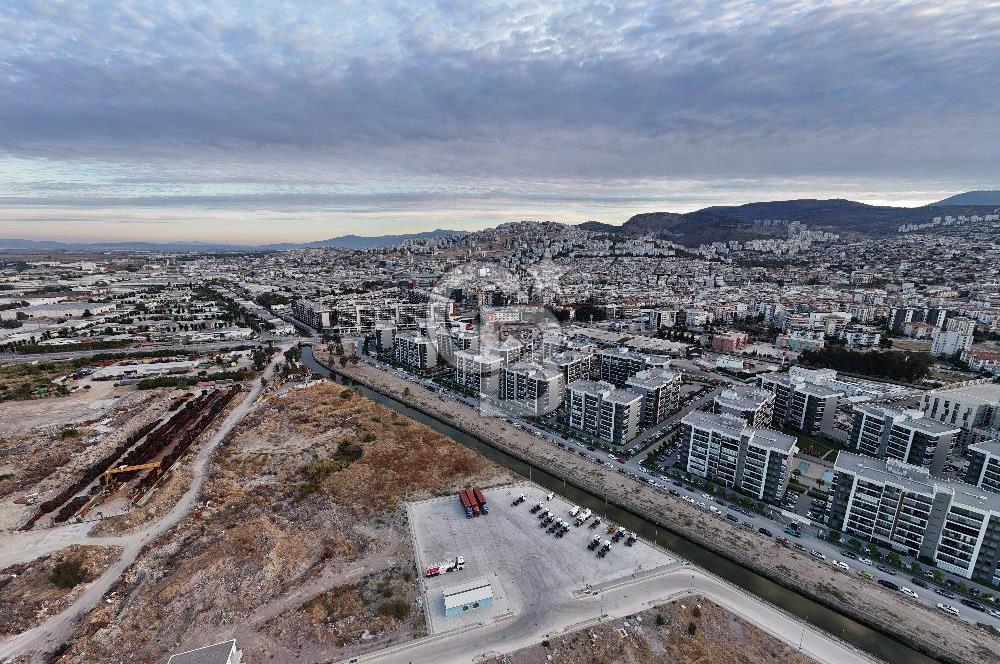 Çiğli Ataşehir Modern 1 Havuz Cepheli Satılık 2+1 Daire