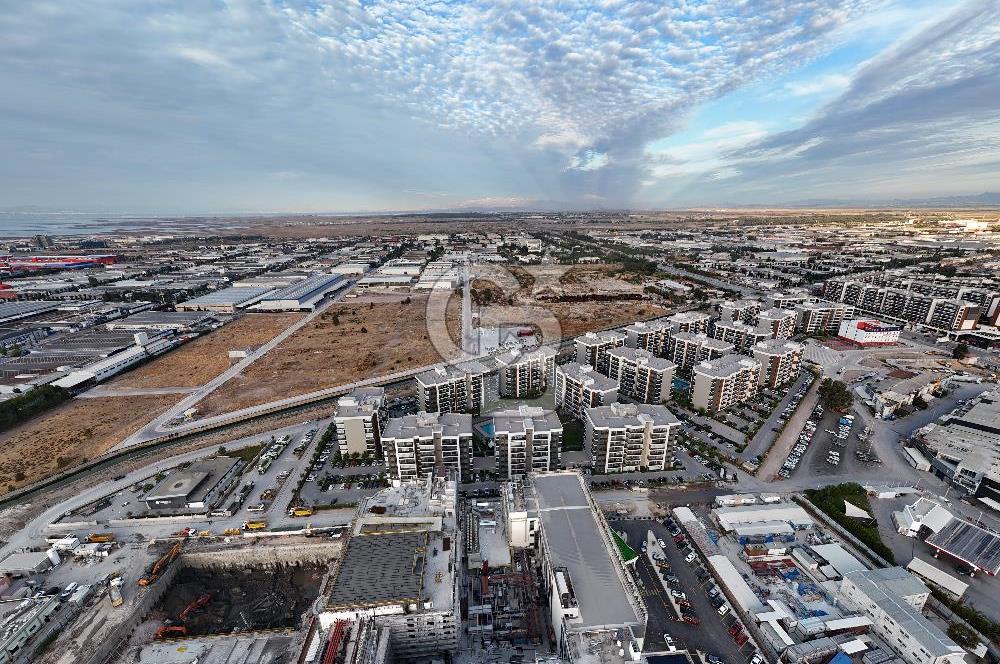 Çiğli Ataşehir Modern 1 Havuz Cepheli Satılık 2+1 Daire