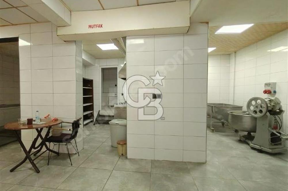 Karataş’ta 140m2 dükkan satılıktır