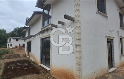 KÖRFEZ ELMACIK KÖYÜ SATILIK 1270 M2 ARSA İÇİNDE 2 KATLI 6+2 EV