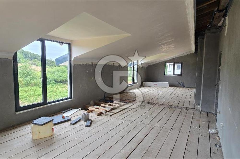 KÖRFEZ ELMACIK KÖYÜ SATILIK 1270 M2 ARSA İÇİNDE 2 KATLI 6+2 EV