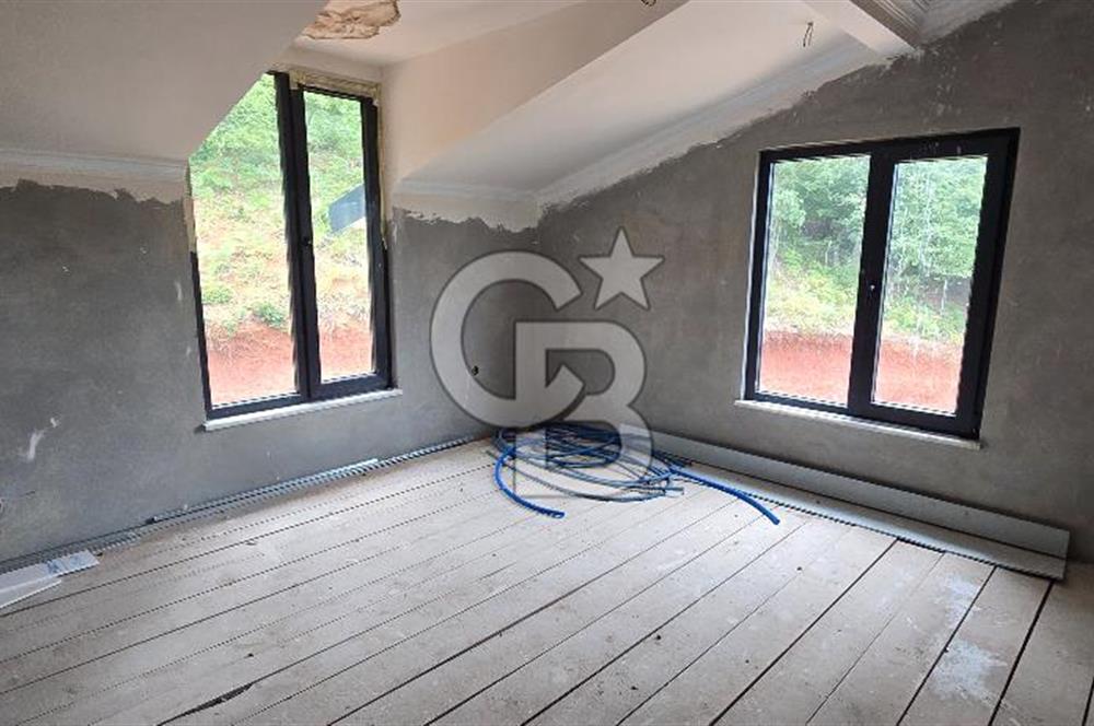 KÖRFEZ ELMACIK KÖYÜ SATILIK 1270 M2 ARSA İÇİNDE 2 KATLI 6+2 EV