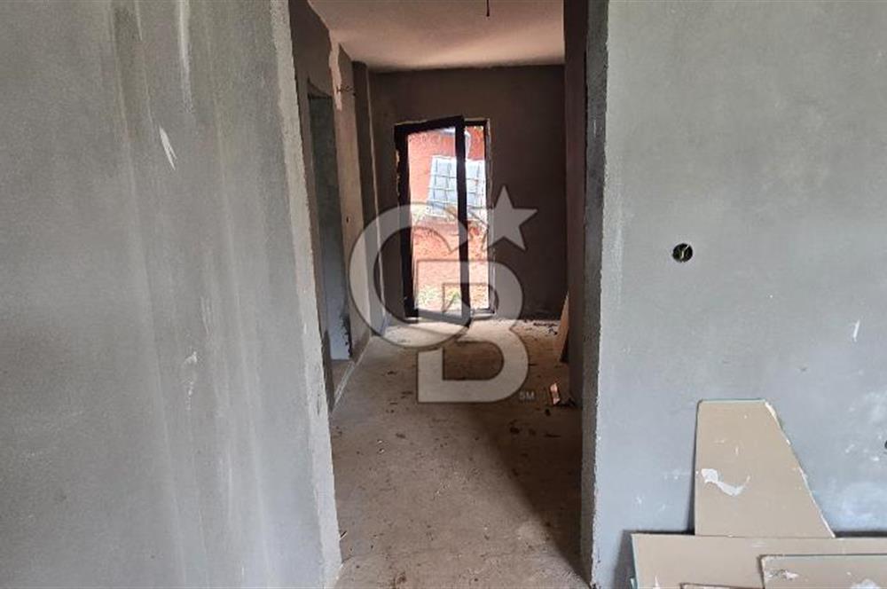 KÖRFEZ ELMACIK KÖYÜ SATILIK 1270 M2 ARSA İÇİNDE 2 KATLI 6+2 EV