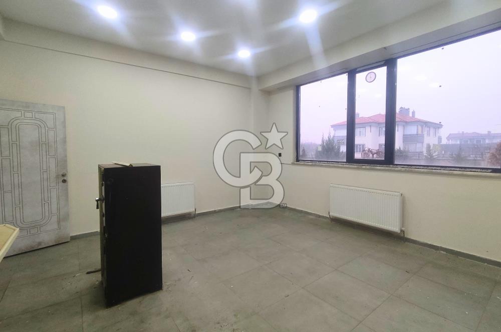 COLDWELL BANKER'DAN YOLA CEPHE MERKEZİ KONUMDA KİRALIK DÜKKAN