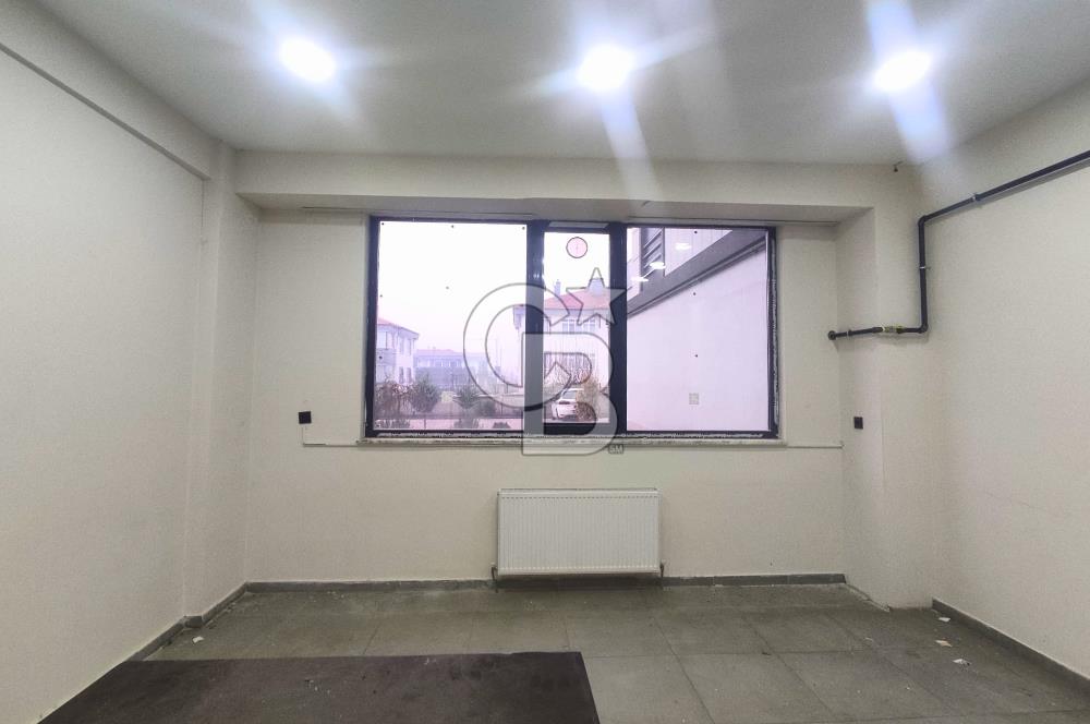 COLDWELL BANKER'DAN YOLA CEPHE MERKEZİ KONUMDA KİRALIK DÜKKAN