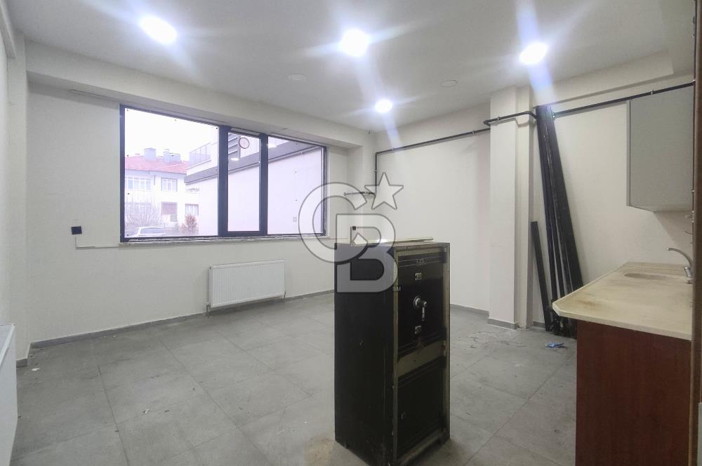COLDWELL BANKER'DAN YOLA CEPHE MERKEZİ KONUMDA KİRALIK DÜKKAN